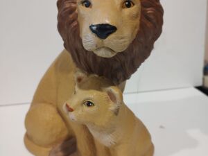 Lion and her cub Figurine