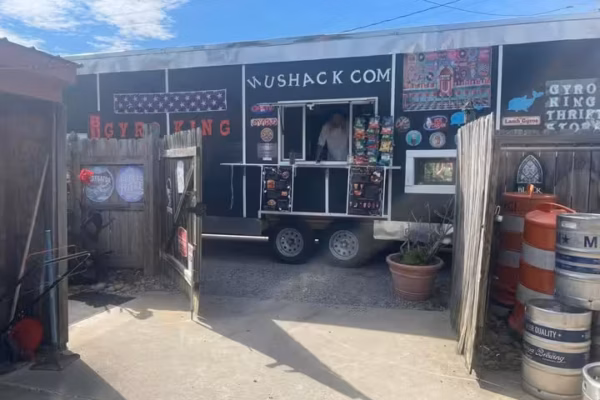 wushack gyro king food truck at crafters brewery